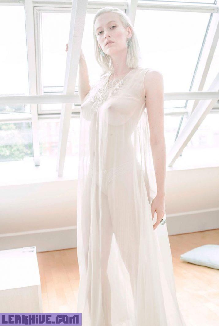 Luiza Conlaz modelo muy blanca y tetona desnuda 25