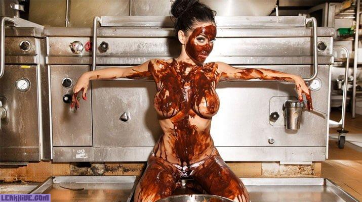 Monika Vicanova busty model cooking naked
