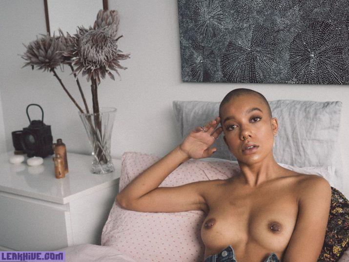 Sophie Khoza una divertida modelo negra desnuda 2