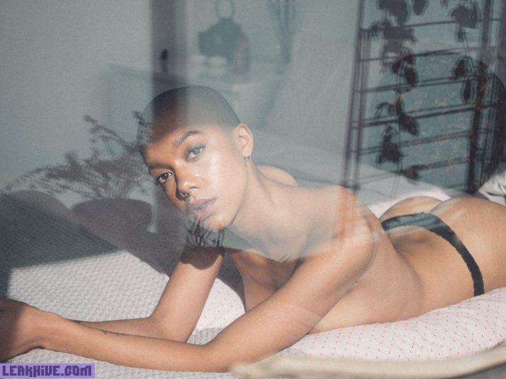 Sophie Khoza una divertida modelo negra desnuda 20