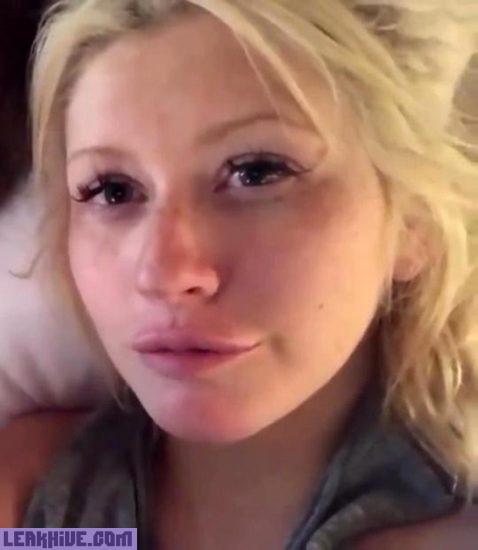 14 Christina Aguilera Nude