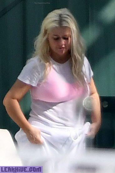 Christina Aguilera Sexy Hot Ass 18