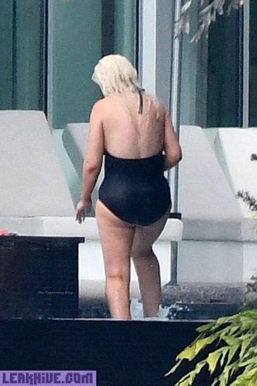 Christina Aguilera Sexy Hot Ass 25