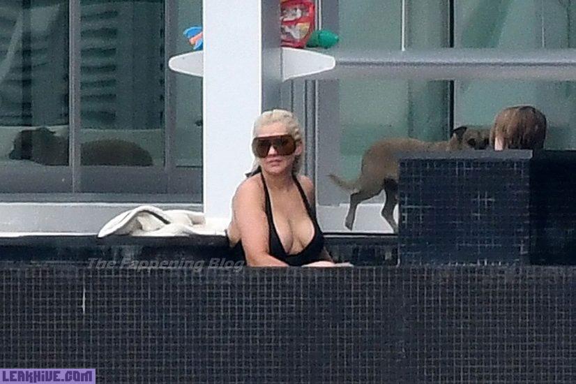 Christina Aguilera Sexy Hot Ass 38