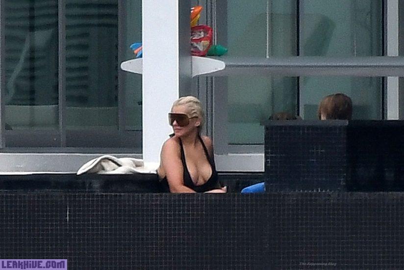 Christina Aguilera Sexy Hot Ass 40