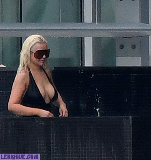 Christina Aguilera Sexy Hot Ass 52