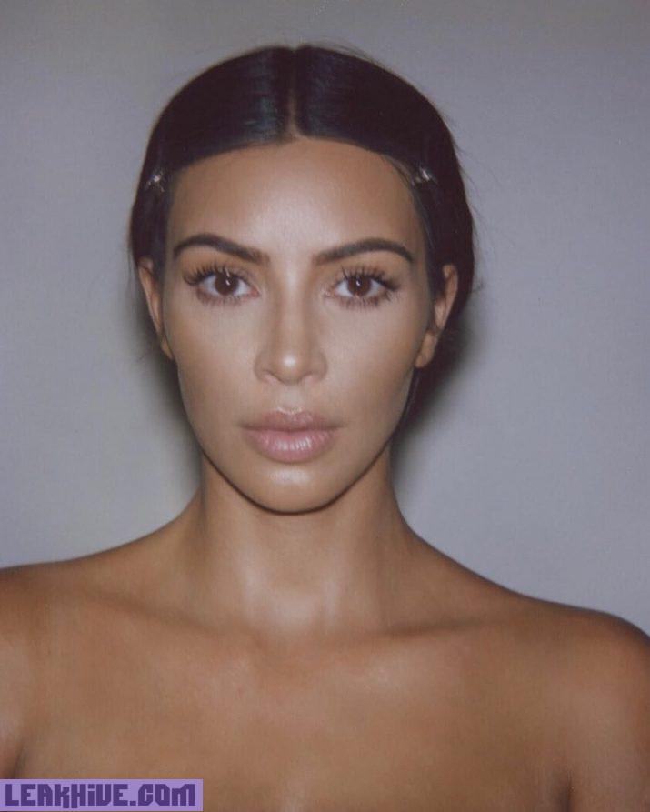 Kim Kardashian se quita la ropa para vender su perfume 11