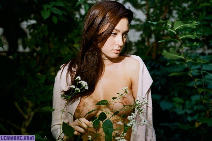 Olivia Norella en un hermoso topless 3