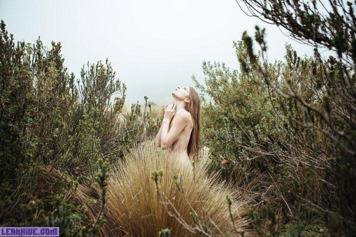 Polina Cold modelo rusa en Ecuador desnuda 2