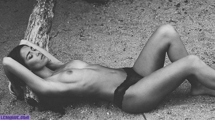 Ivana Martínez topless in black and white