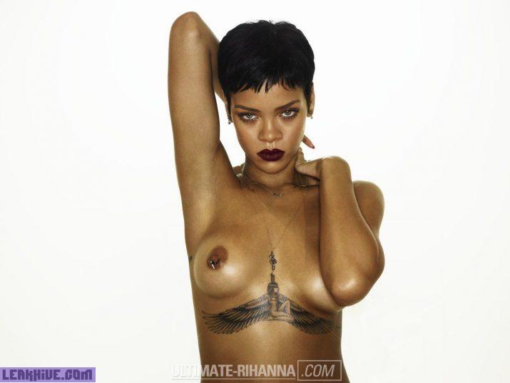 Rihanna topless sexy para Unapologetic 3